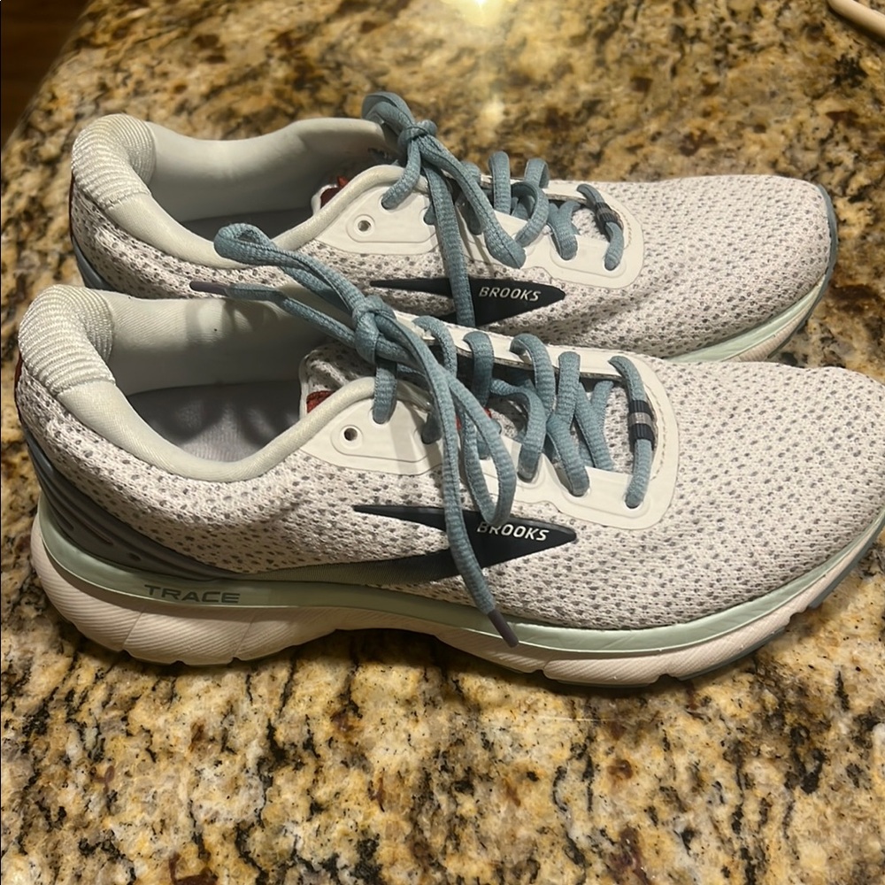 Brooks White and Blue Athletic Shoes with Breathable Fabric